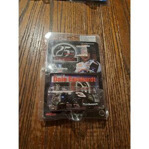 1999 Dale Earnhardt #3 GM Goodwrench Nascar 25th Anniv 1:64 Die Cast Race Car